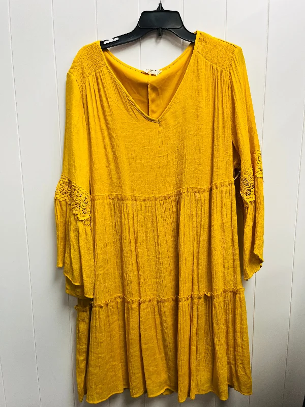 Dress Casual Short By Clothes Mentor In Yellow, Size: 3x